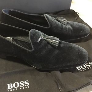 HUGO BOSS VELVET LOAFERS